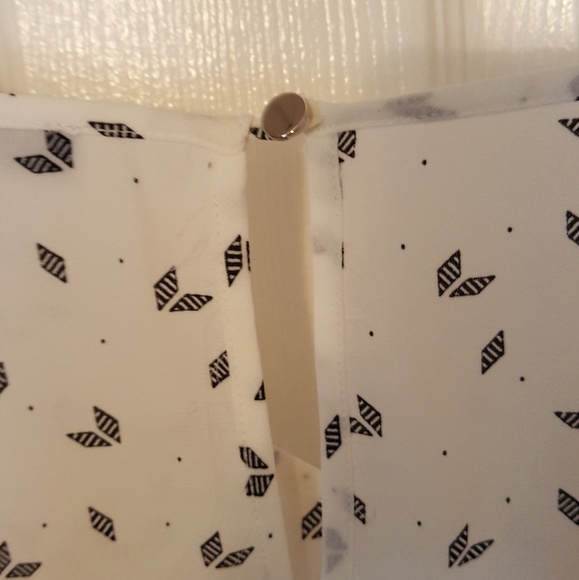 Pretty blouse - Picture 3 of 6